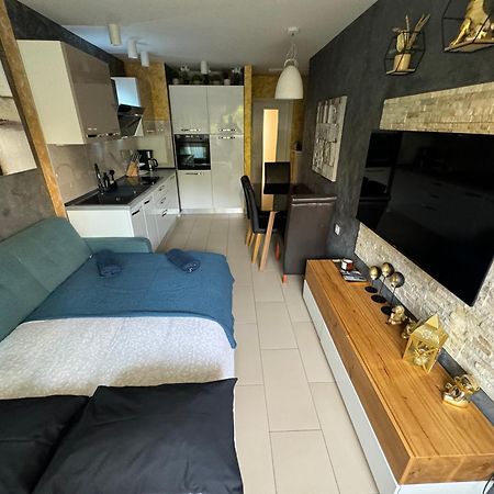 Apartment Astra With Private Parking سبليت المظهر الخارجي الصورة