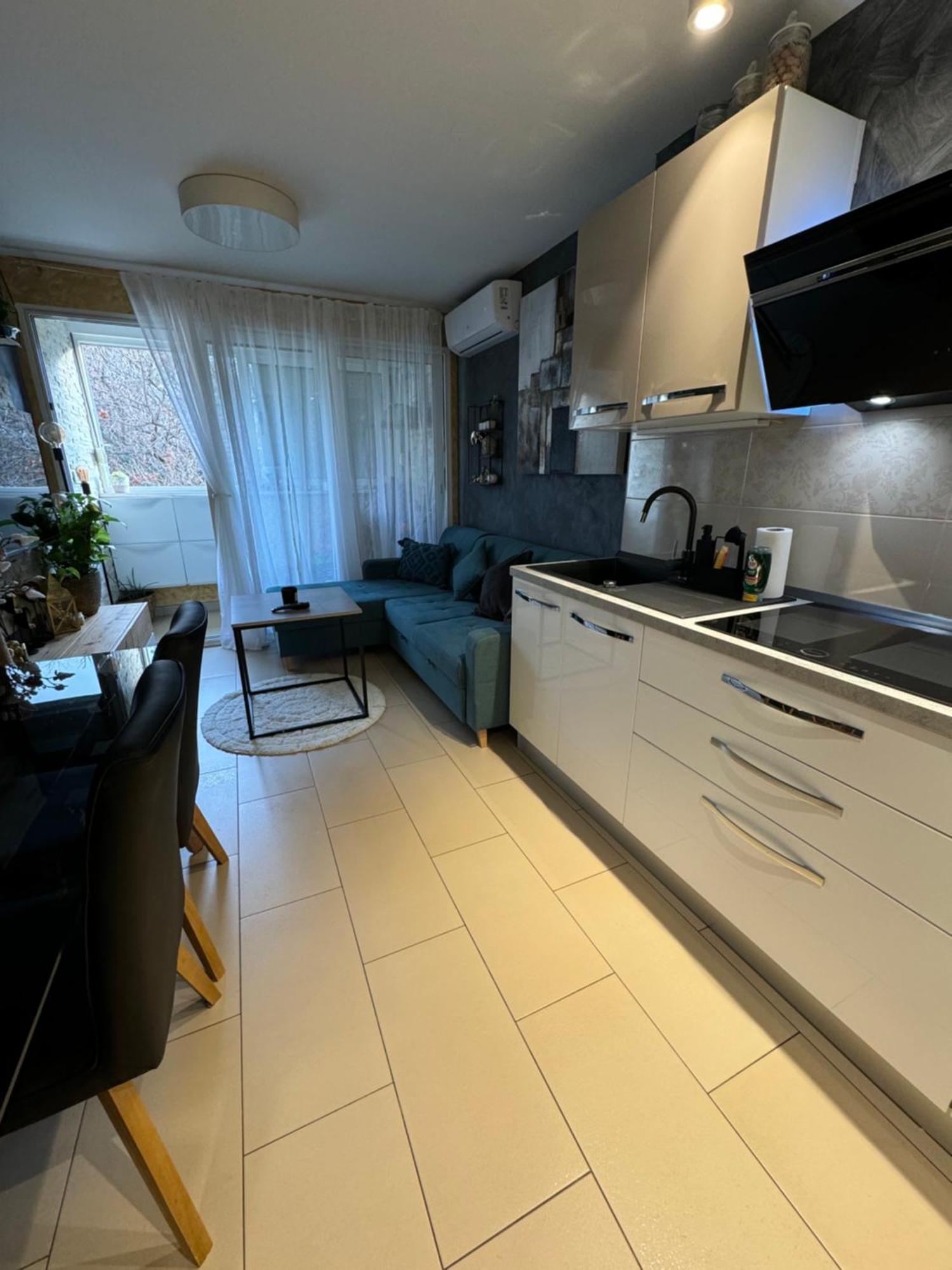Apartment Astra With Private Parking سبليت المظهر الخارجي الصورة