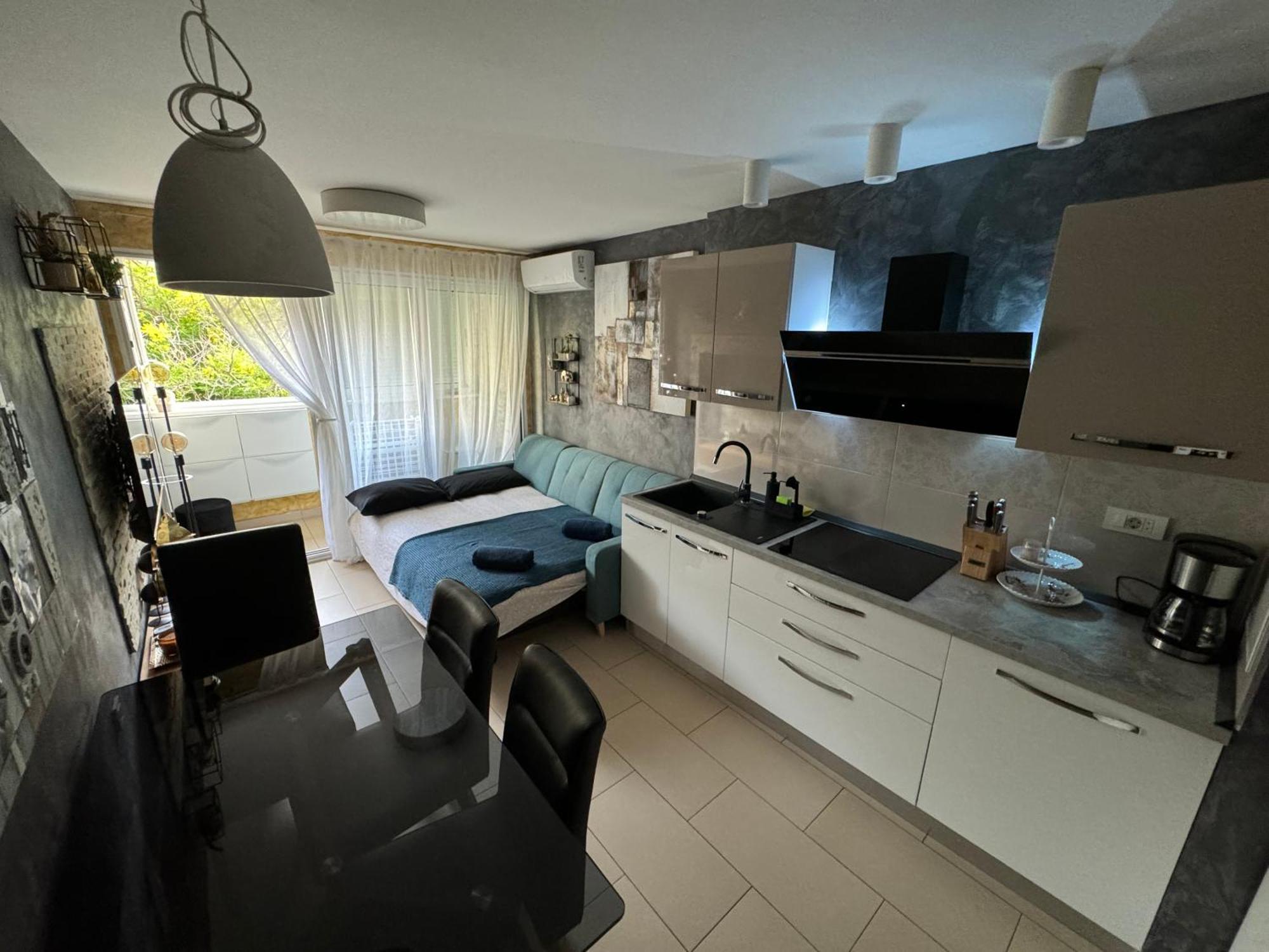 Apartment Astra With Private Parking سبليت المظهر الخارجي الصورة